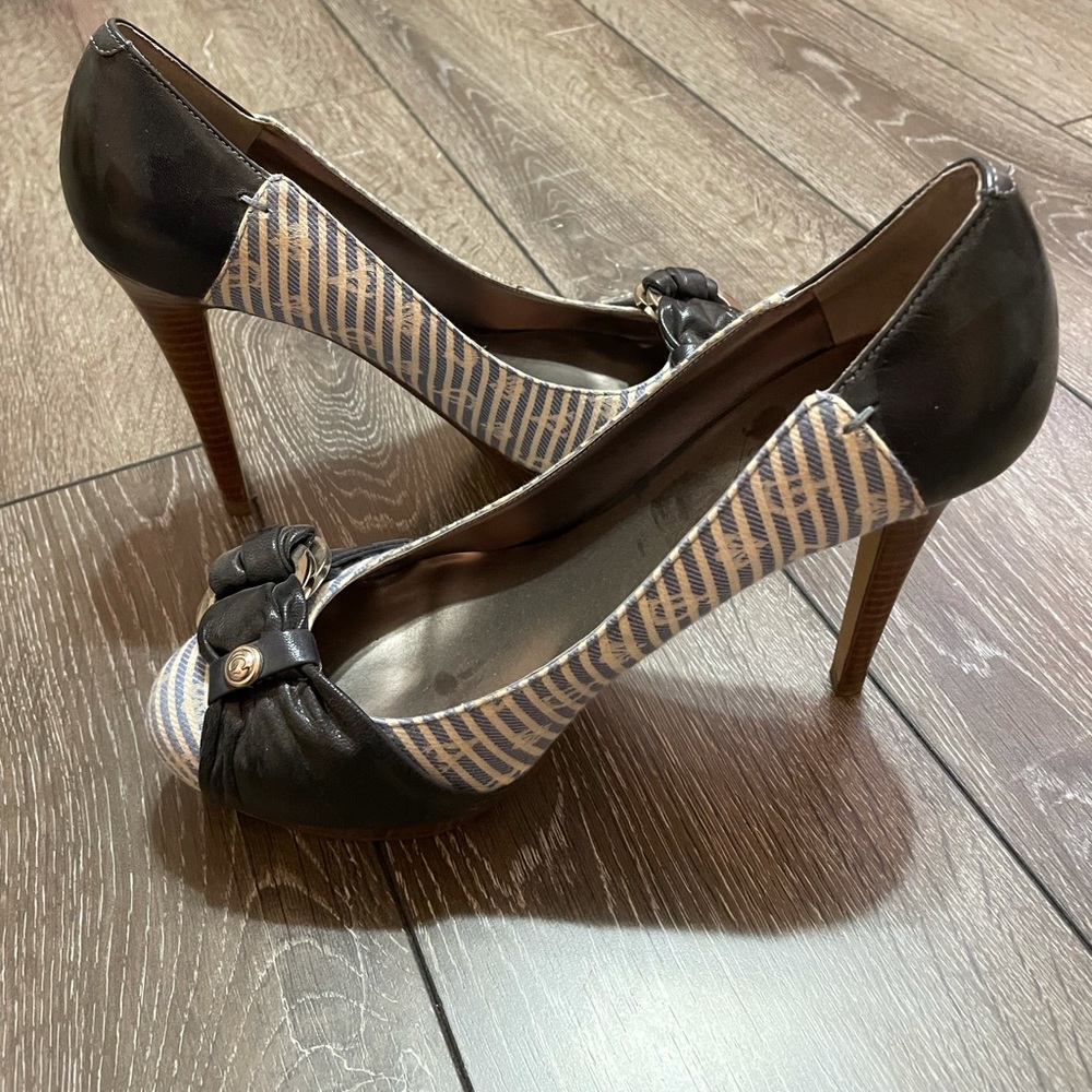 Guess navy striped heels size 8.5